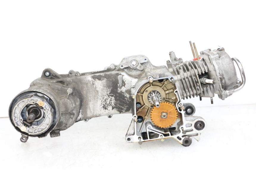 photo de MOTOR PEUGEOT KISBEE 4T 50 (2010 - 2017) - Markeringen en referenties