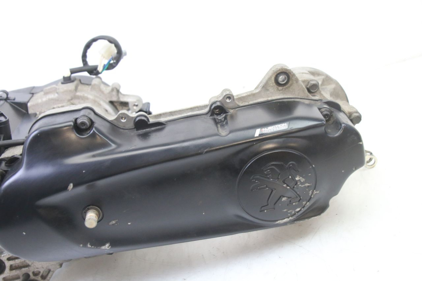 photo de MOTOR PEUGEOT KISBEE 4T 50 (2018 - 2022) - Zoom op gebruiksstaat