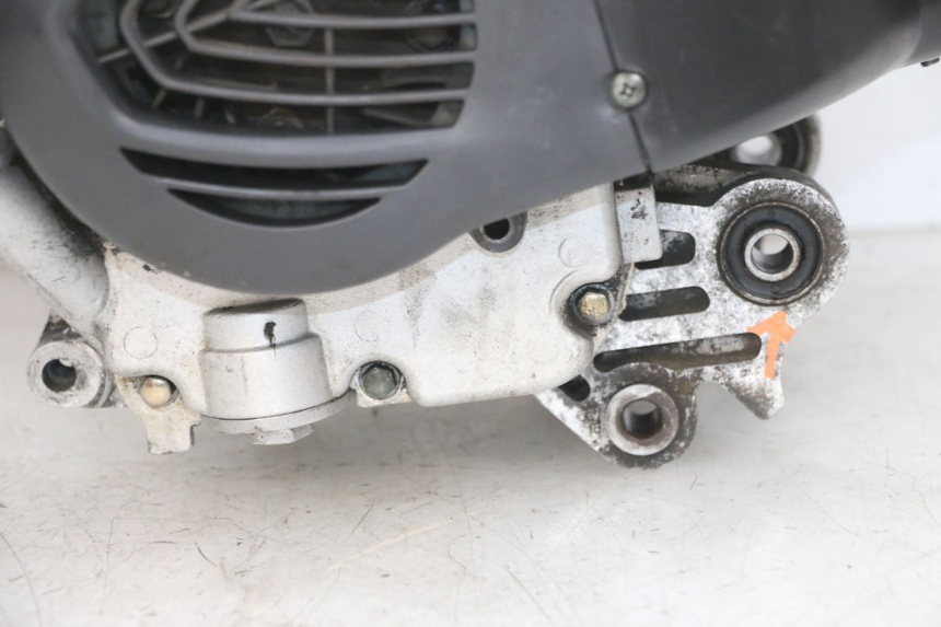 photo de MOTOR PEUGEOT KISBEE 4T 50 (2018 - 2022) - Zoom op gebruiksstaat