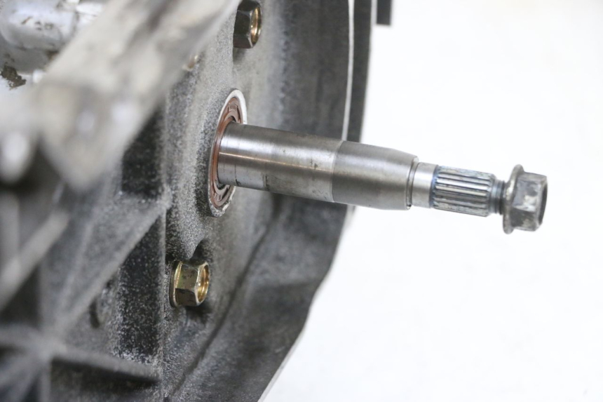 photo de MOTOR PEUGEOT KISBEE 4T 50 (2010 - 2017) - Alternatieve hoek