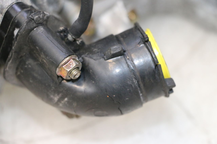 photo de MOTOR PEUGEOT KISBEE 4T 50 (2010 - 2017) - Zoom op gebruiksstaat