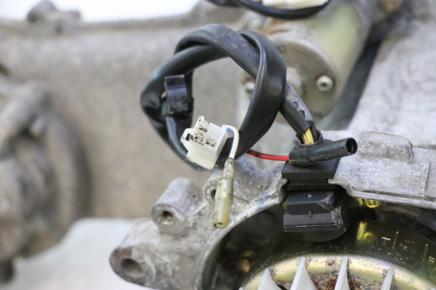 photo de MOTOR PEUGEOT KISBEE 4T 50 (2010 - 2017) - Markeringen en referenties