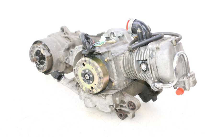 photo de MOTOR PEUGEOT KISBEE 4T 50 (2010 - 2017) - Markeringen en referenties
