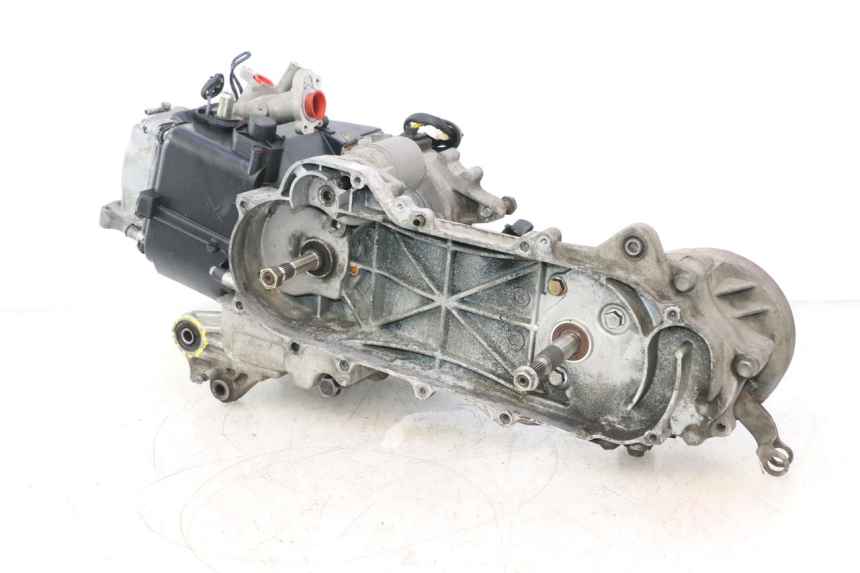 photo de MOTOR PEUGEOT KISBEE 4T 50 (2018 - 2022) - Alternatieve hoek