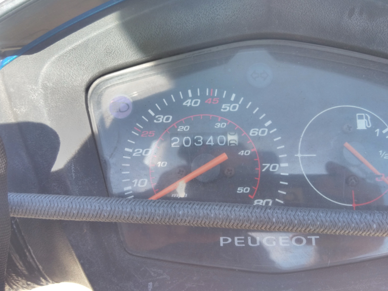 photo de MOTOR PEUGEOT KISBEE 4T 50 (2018 - 2022) - Zoom op gebruiksstaat