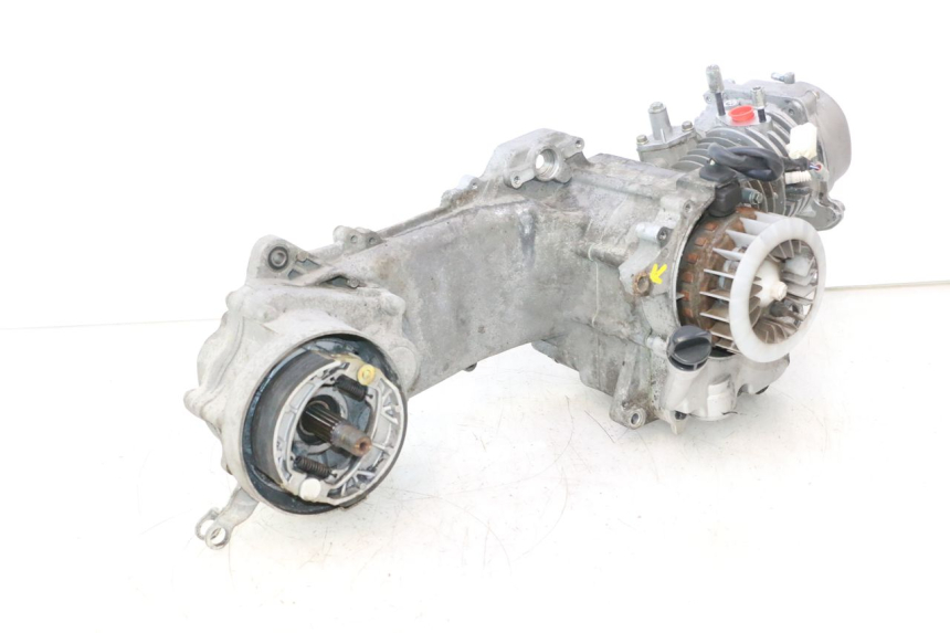 photo de MOTOR PEUGEOT KISBEE 4T 50 (2018 - 2022) - Alternatieve hoek