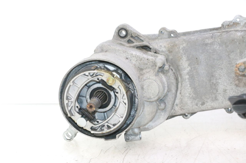 photo de MOTOR PEUGEOT KISBEE 4T 50 (2018 - 2022) - Zoom op gebruiksstaat