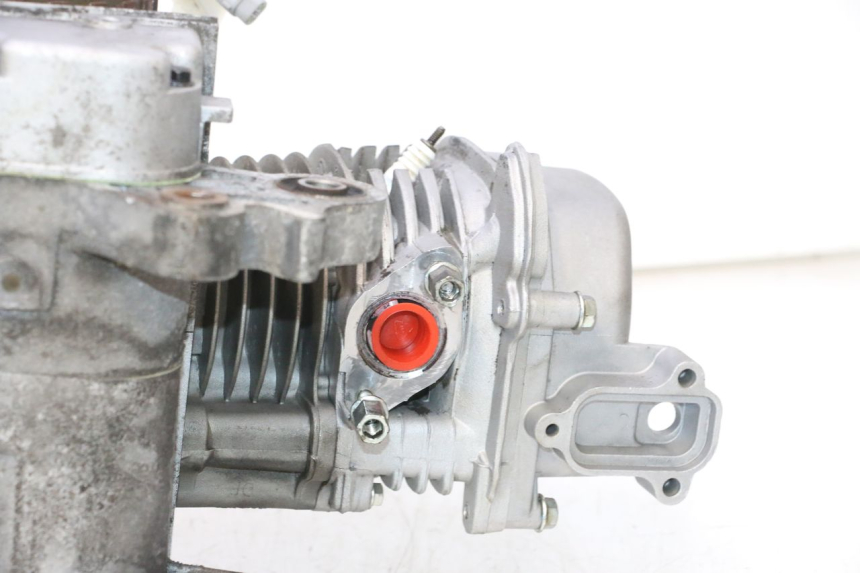photo de MOTOR PEUGEOT KISBEE 4T 50 (2018 - 2022) - Hoofdaanzicht
