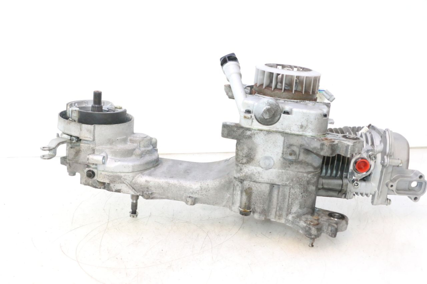 photo de MOTOR PEUGEOT KISBEE 4T 50 (2018 - 2022) - Zoom op gebruiksstaat