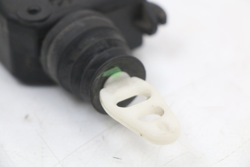 photo de MOTOR DEKSEL OPENING PEUGEOT GEOPOLIS RS 125 (2007 - 2009) - Zoom op gebruiksstaat