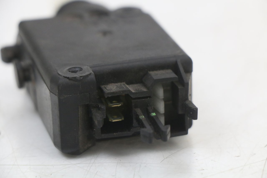 photo de MOTOR DEKSEL OPENING PEUGEOT GEOPOLIS RS 125 (2007 - 2009) - Andere kijkhoek