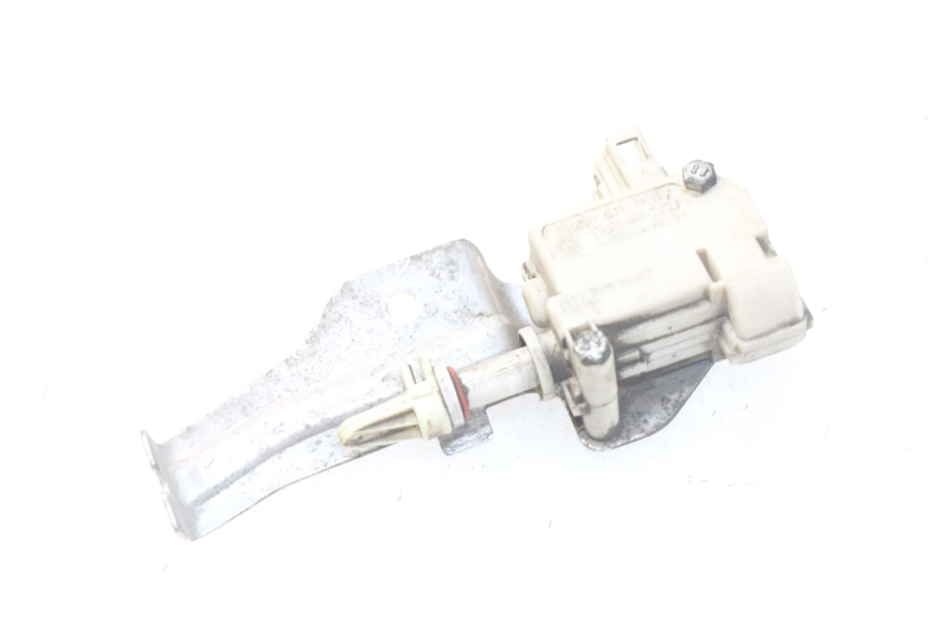 photo de MOTOR DEKSEL OPENING PIAGGIO LIBERTY IGET 4T 50 (2015 - 2020) - Zoom op gebruiksstaat