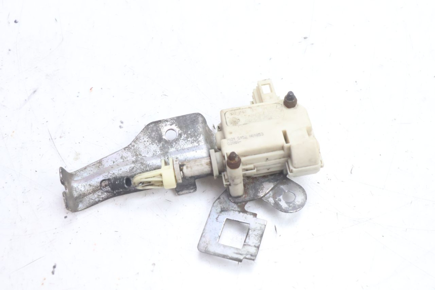 photo de MOTOR VOOR KOFFERRUIMTE OPENING PIAGGIO LIBERTY IGET 4T 50 (2021 - 2025) - Hoofdaanzicht