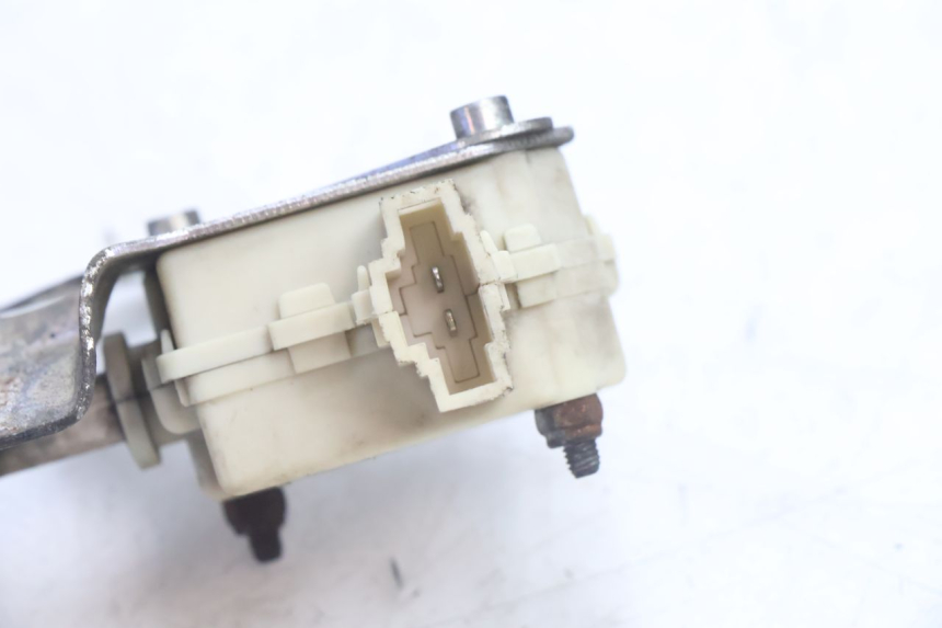 photo de MOTOR VOOR KOFFERRUIMTE OPENING PIAGGIO LIBERTY IGET 4T 50 (2021 - 2025) - Zoom op gebruiksstaat