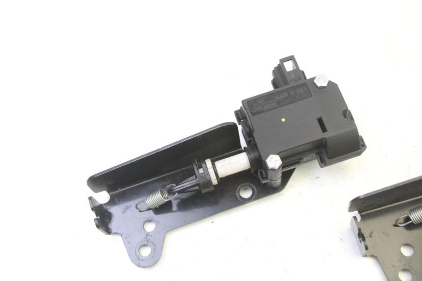 photo de MOTOR DEKSEL OPENING PIAGGIO MP3 HPE 310 (2024 - 2025) - Detail van het onderdeel