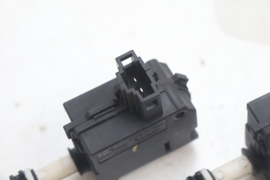 photo de MOTOR VOOR KOFFERRUIMTE OPENING PIAGGIO MP3 HPE 530 (2022 - 2026) - Zoom op gebruiksstaat
