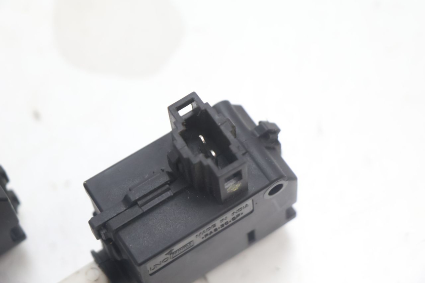 photo de MOTOR VOOR KOFFERRUIMTE OPENING PIAGGIO MP3 HPE 530 (2022 - 2026) - Andere kijkhoek