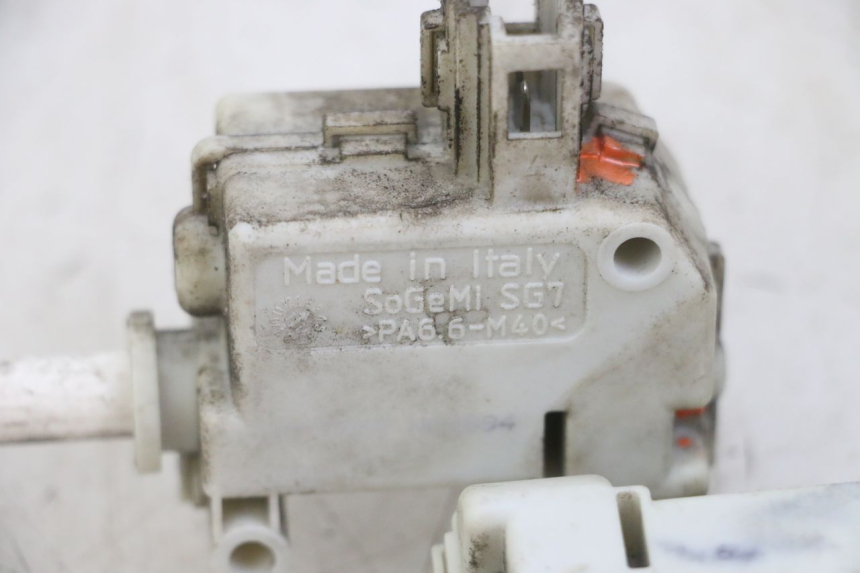 photo de MOTOR DEKSEL OPENING PIAGGIO MP3 LT 300 (2010 - 2016) - Detail van het onderdeel