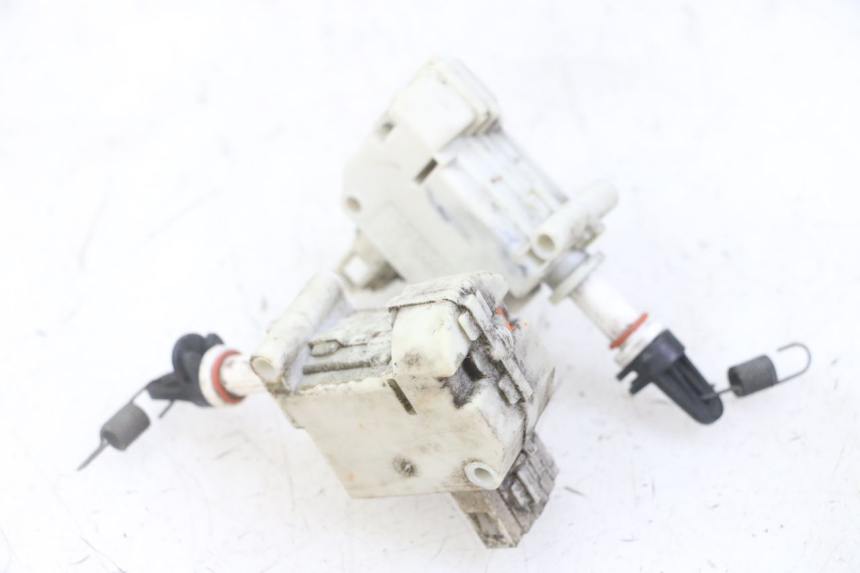 photo de MOTOR DEKSEL OPENING PIAGGIO MP3 LT 300 (2010 - 2016) - Zoom op gebruiksstaat