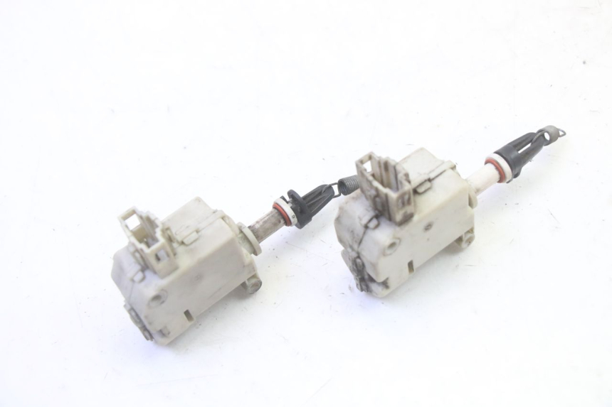 photo de MOTOR DEKSEL OPENING PIAGGIO MP3 LT 300 (2010 - 2016) - Detail van het onderdeel