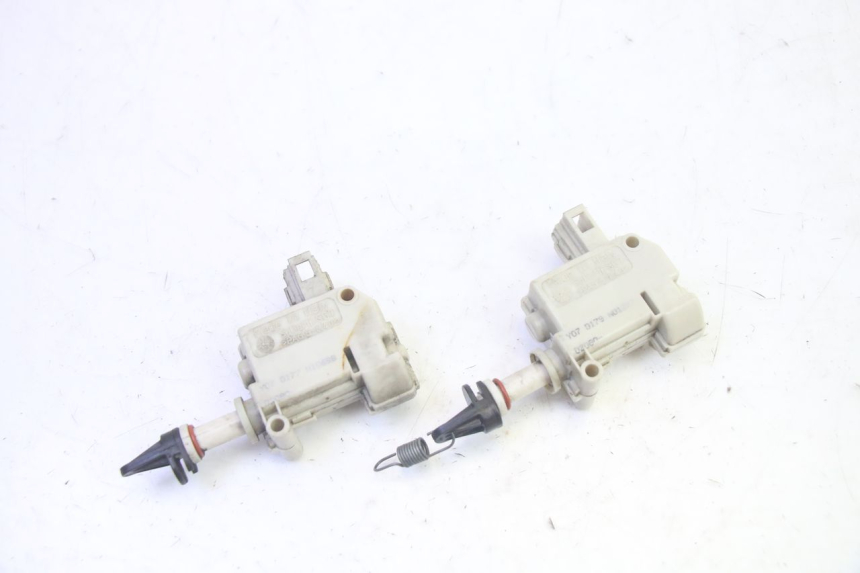 photo de MOTOR DEKSEL OPENING PIAGGIO MP3 LT 400 (2007 - 2012) - Hoofdaanzicht