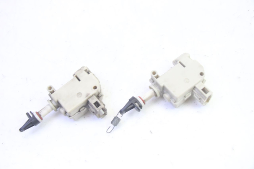 photo de MOTOR DEKSEL OPENING PIAGGIO MP3 LT 400 (2007 - 2012) - Andere kijkhoek