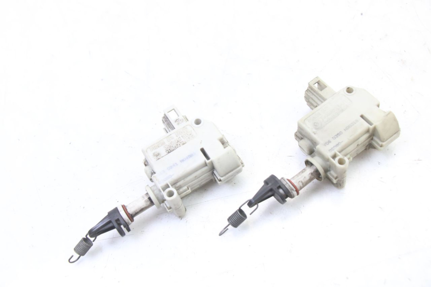 photo de MOTOR DEKSEL OPENING PIAGGIO MP3 500 (2011 - 2015) - Hoofdaanzicht