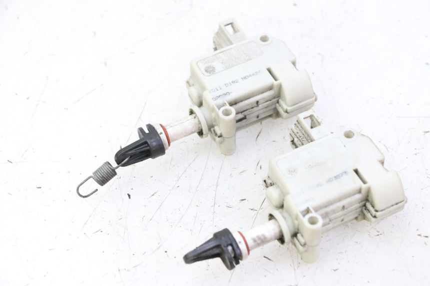 photo de MOTOR DEKSEL OPENING PIAGGIO MP3 500 (2011 - 2015) - Bevestigingspunten