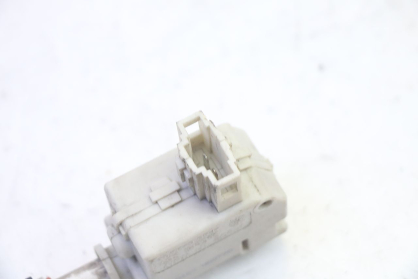 photo de MOTOR DEKSEL OPENING PIAGGIO MP3 RL 250 (2006 - 2010) - Zoom op gebruiksstaat