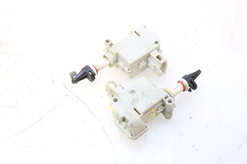 photo de MOTOR DEKSEL OPENING PIAGGIO MP3 500 (2011 - 2015) - Hoofdaanzicht
