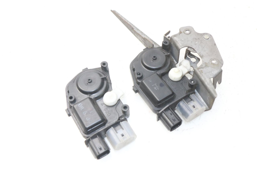 photo de MOTOR DEKSEL OPENING HONDA NSS EX FORZA 250 (2005 - 2013) - Andere kijkhoek