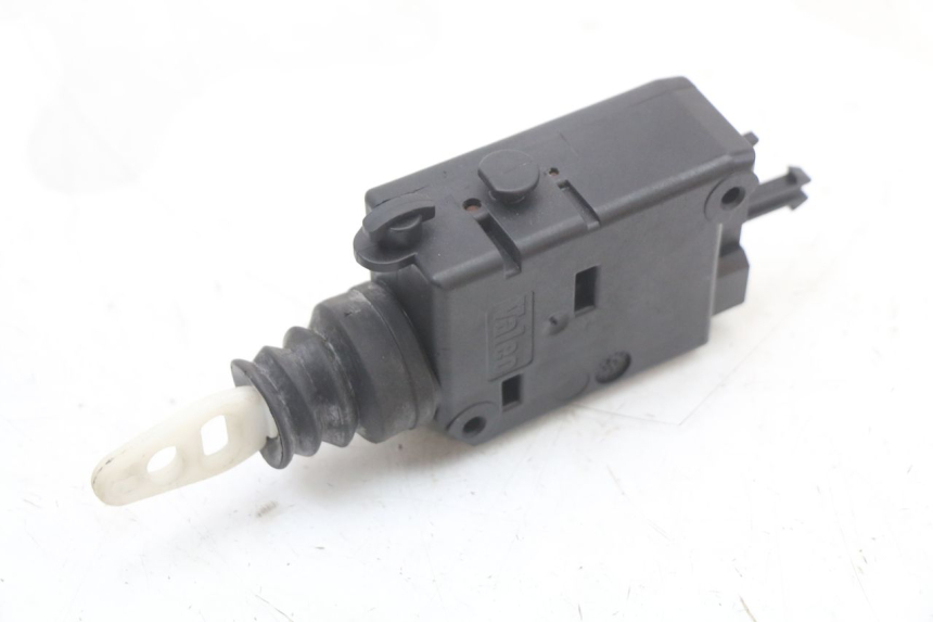 photo de MOTOR DEKSEL OPENING PEUGEOT SATELIS 125 (2010 - 2012) - Zoom op gebruiksstaat