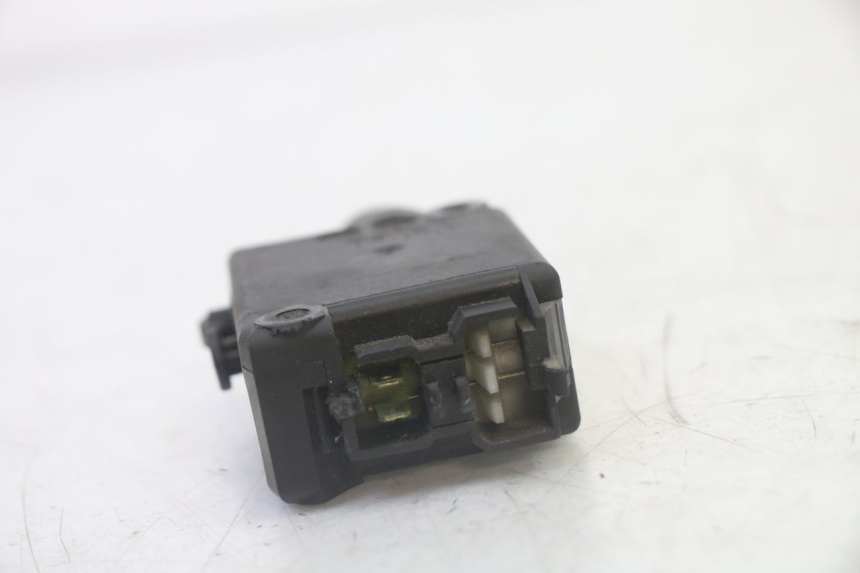 photo de MOTOR DEKSEL OPENING PEUGEOT SATELIS 125 (2010 - 2012) - Andere kijkhoek