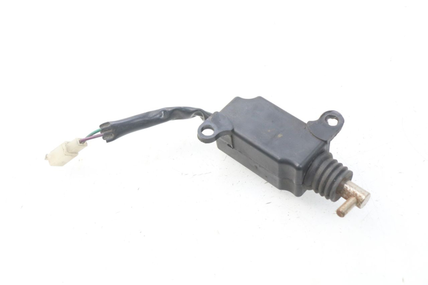 photo de MOTOR DEKSEL OPENING PEUGEOT TWEET 125 (2010 - 2017) - Detail van het onderdeel