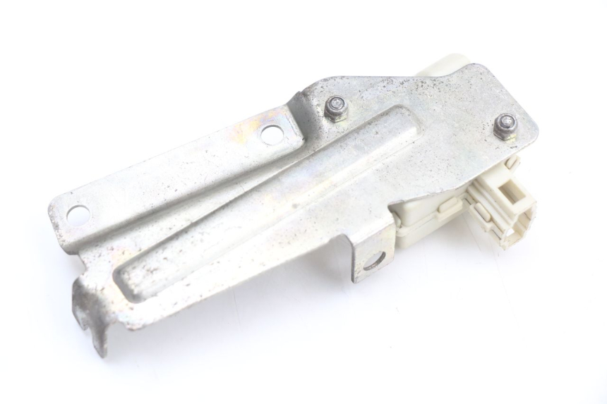 photo de MOTOR KOFFERRUIMTE OPENING PIAGGIO X10 125 (2012 - 2017) - Andere kijkhoek