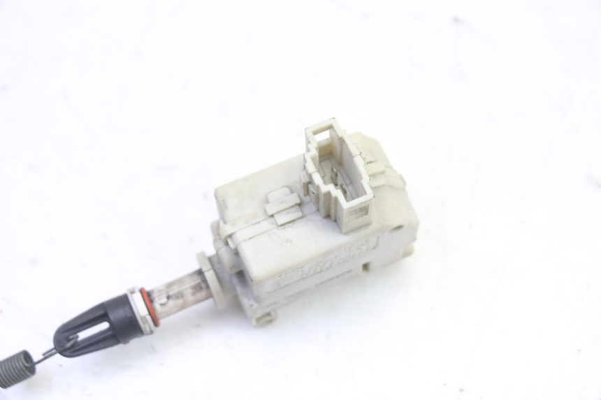 photo de MOTOR DEKSEL OPENING PIAGGIO X9 EVOLUTION 125 (2003 - 2007) - Detail van het onderdeel