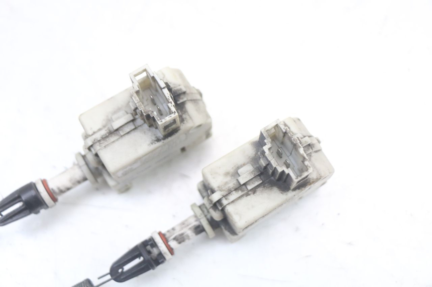 photo de MOTOR DEKSEL OPENING PIAGGIO XEVO - X EVO 125 (2007 - 2017) - Andere kijkhoek