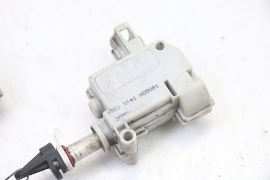 photo de MOTOR DEKSEL OPENING PIAGGIO XEVO - X EVO 125 (2007 - 2017) - Zoom op gebruiksstaat