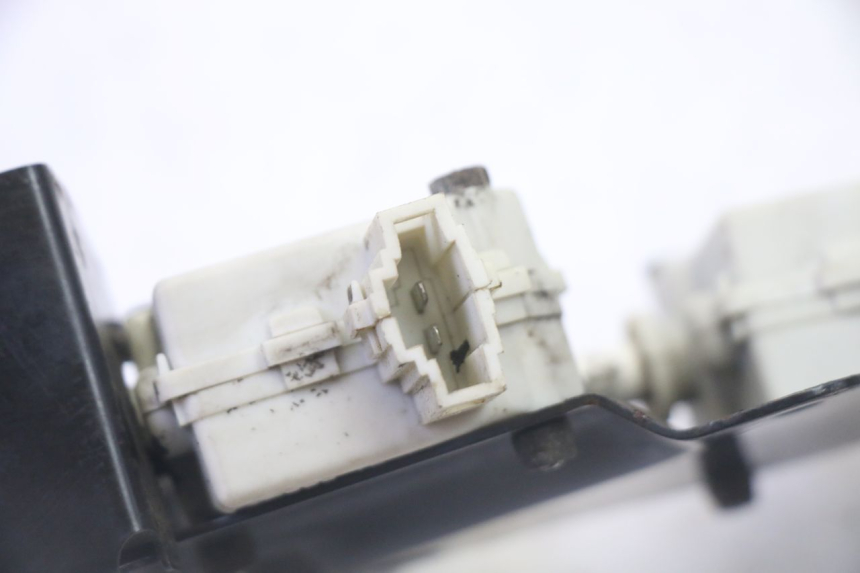 photo de MOTOR DEKSEL OPENING PIAGGIO XEVO - X EVO 125 (2007 - 2017) - Technische close-up