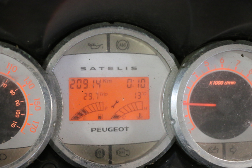photo de MOTOR PEUGEOT SATELIS COMPRESSOR K15 125 (2006 - 2009) - Zoom op gebruiksstaat