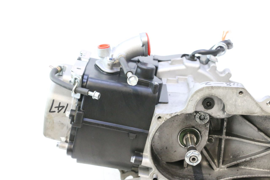 photo de MOTOR JM MOTORS R-MAX TECH 50 (2024 - 2026) - Profielaanzicht