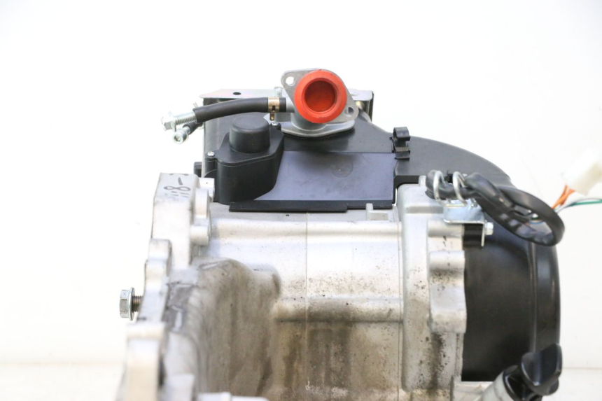 photo de MOTOR JM MOTORS R-MAX TECH 50 (2024 - 2026) - Markeringen en referenties