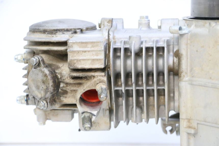 photo de MOTOR APOLLO RFZ 125 - Andere kijkhoek
