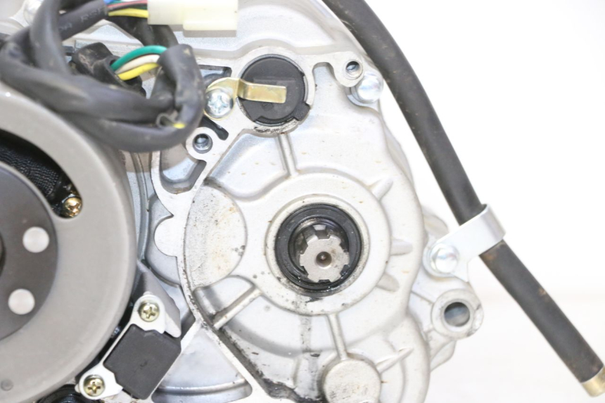 photo de MOTOR APOLLO RFZ 125 - Alternatieve hoek
