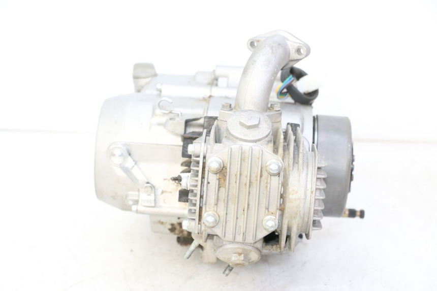 photo de MOTOR APOLLO RFZ 125 - Staat van het oppervlak