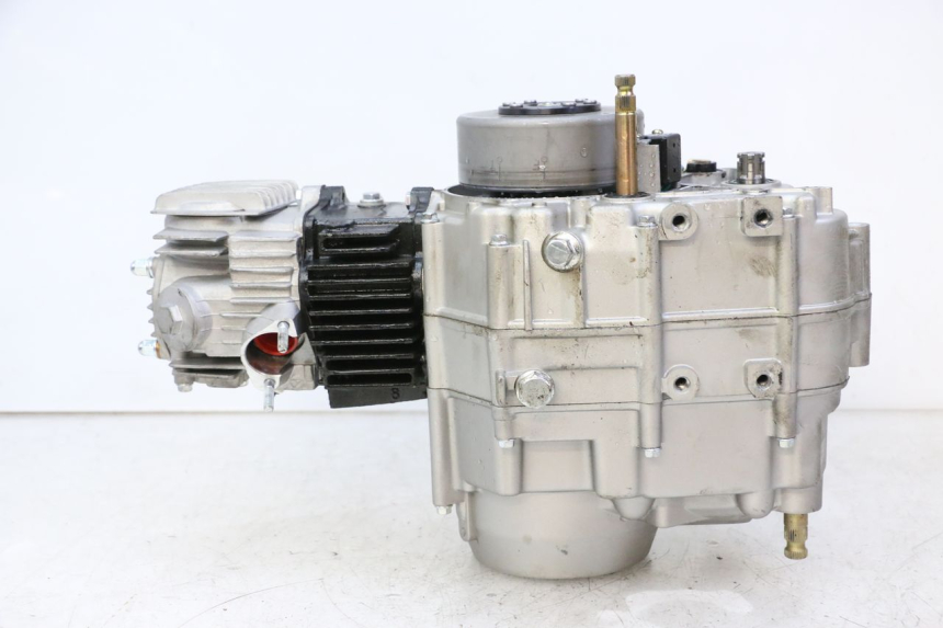 photo de MOTOR APOLLO RFZ 125 - Detail van het onderdeel