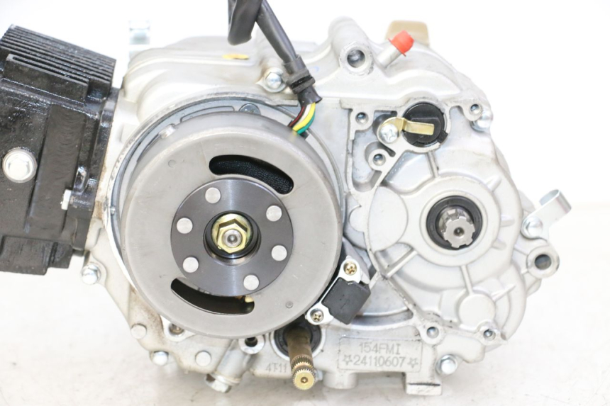 photo de MOTOR APOLLO RFZ 125 - Focus op structuur
