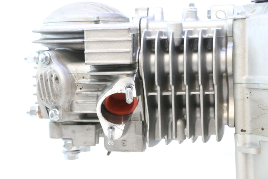 photo de MOTOR APOLLO RFZ 150 - Andere kijkhoek