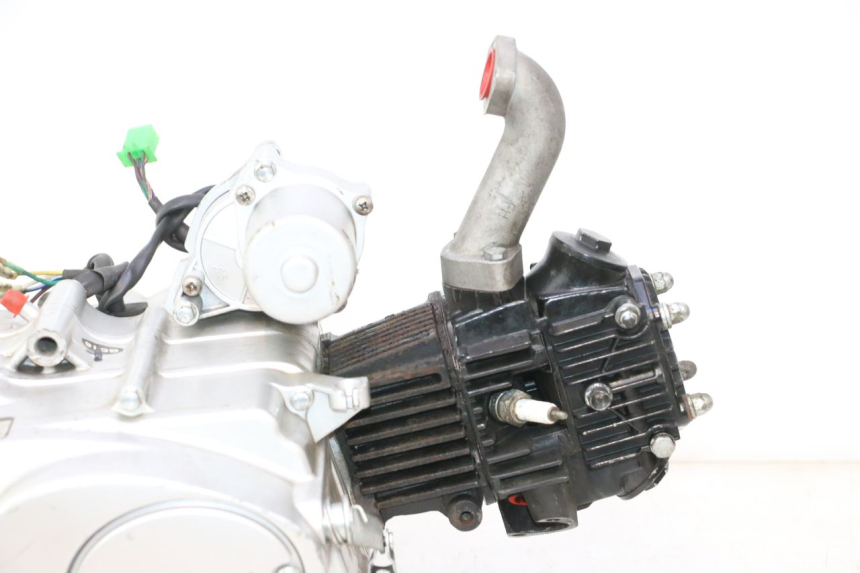 photo de MOTOR YAMASAKI ROADSTER 50 (2013 - 2018) - Kenmerkende details