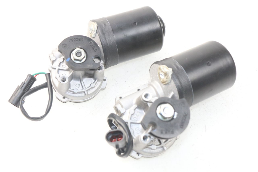 photo de ROLL LOCK MOTOR PEUGEOT METROPOLIS 400 (2017 - 2020) - Overzicht